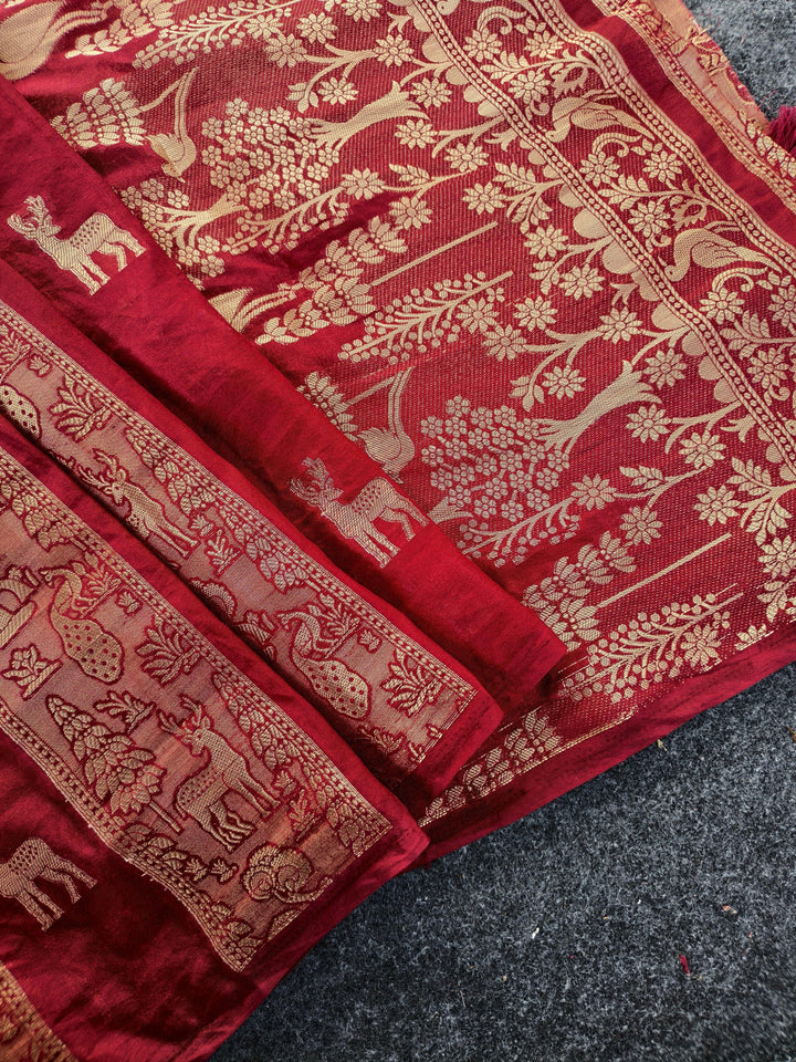 Floral tribute Designer Moonga Silk Saree