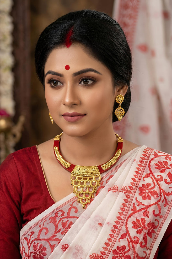 Golden Bonds-Trending Necklace Set