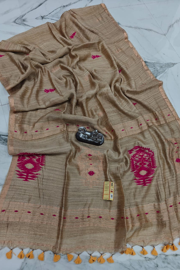 Alo Andharer Golpo Banarasi Matka Silk Saree
