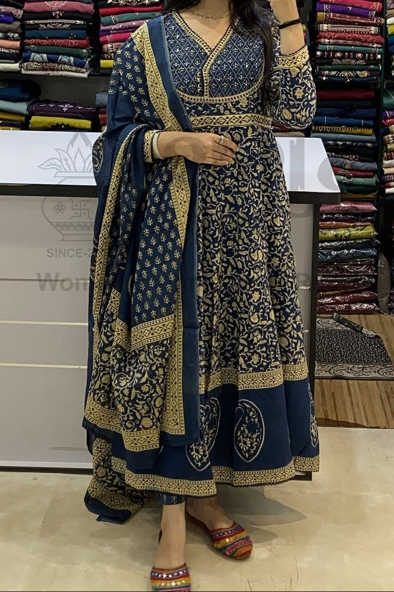 Rich and Traditional Cotton Kurti Set