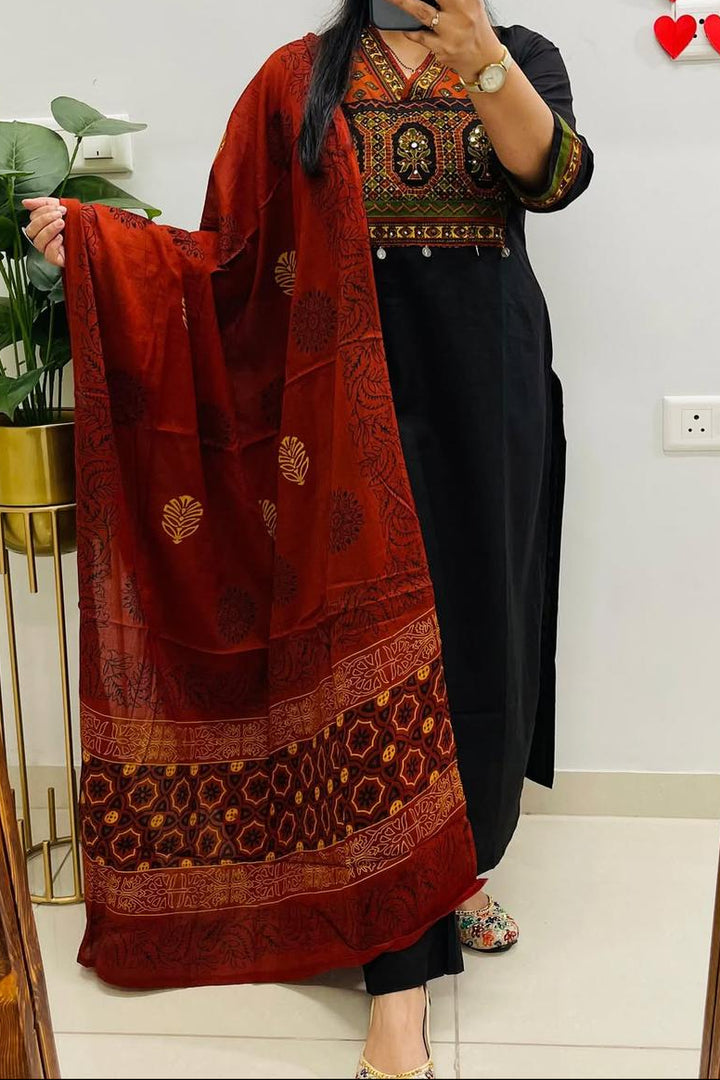 Grace of Glory Cotton Kurti Set