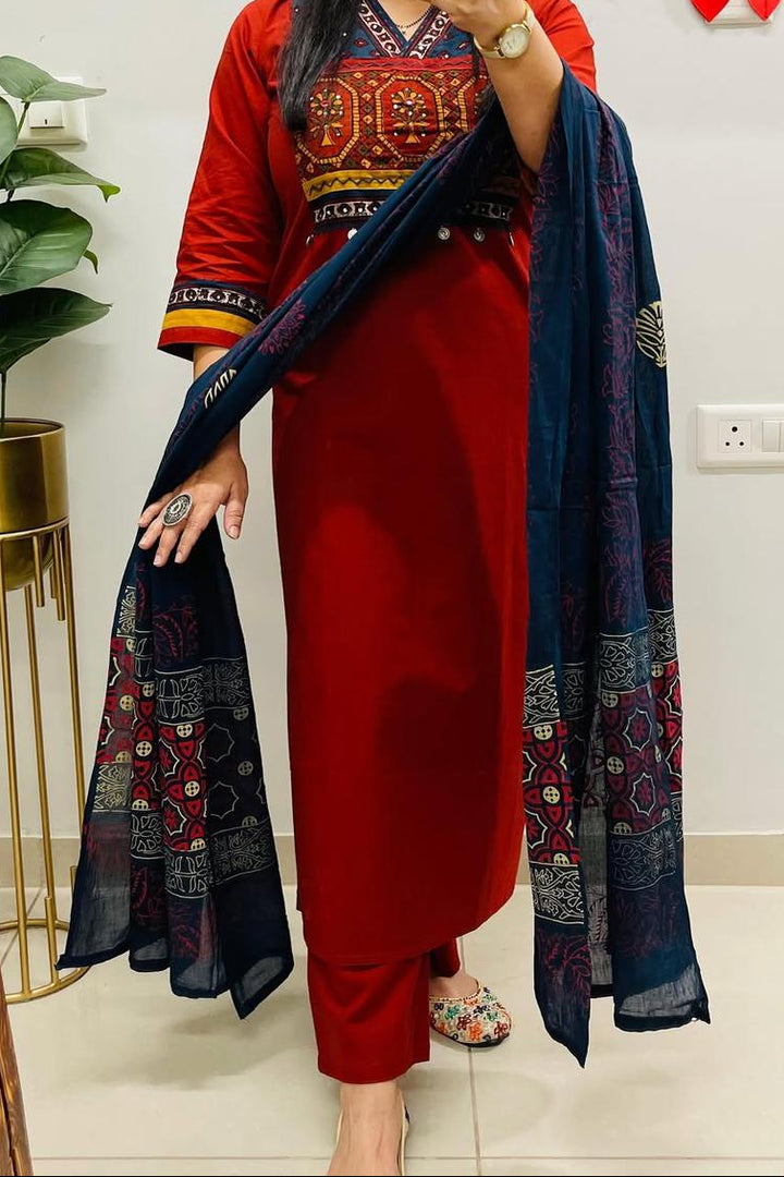 Grace of Glory Cotton Kurti Set