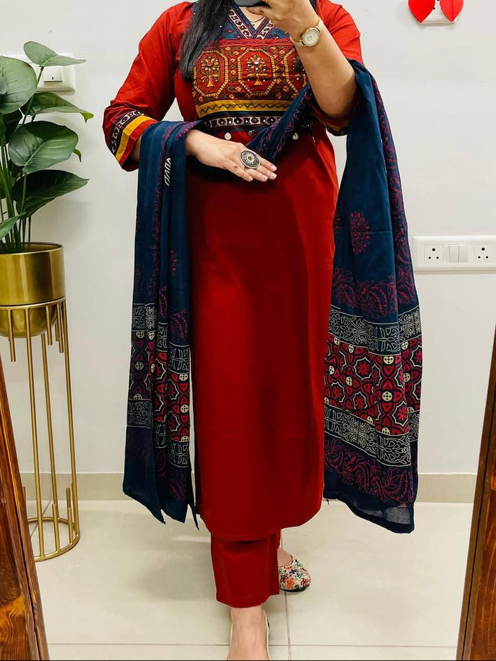 Grace of Glory Cotton Kurti Set