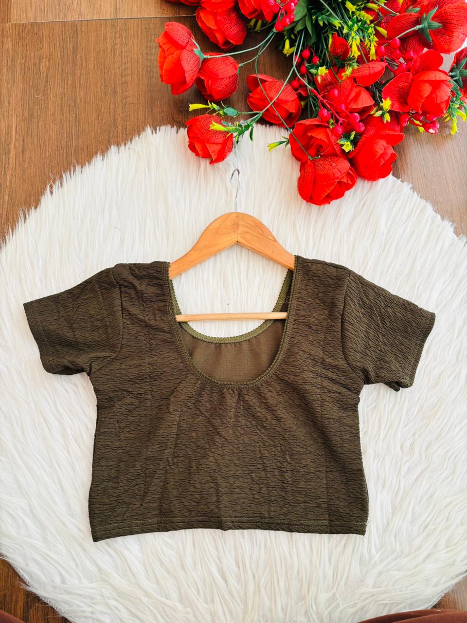 Pure Form-Stretchable Knitted Blouse