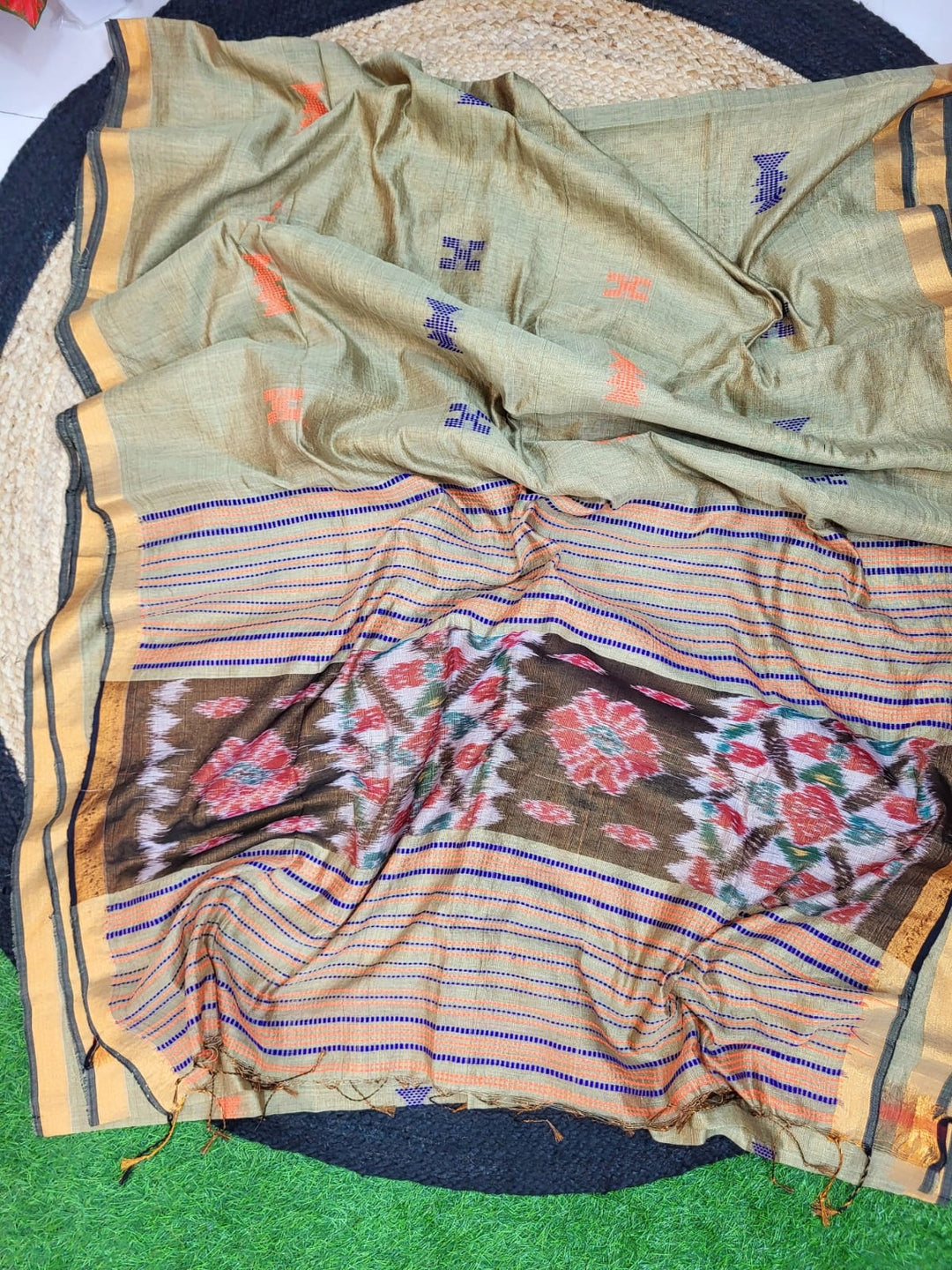 Oithijjo Rekha Kotki Cotton Silk Tissu Saree