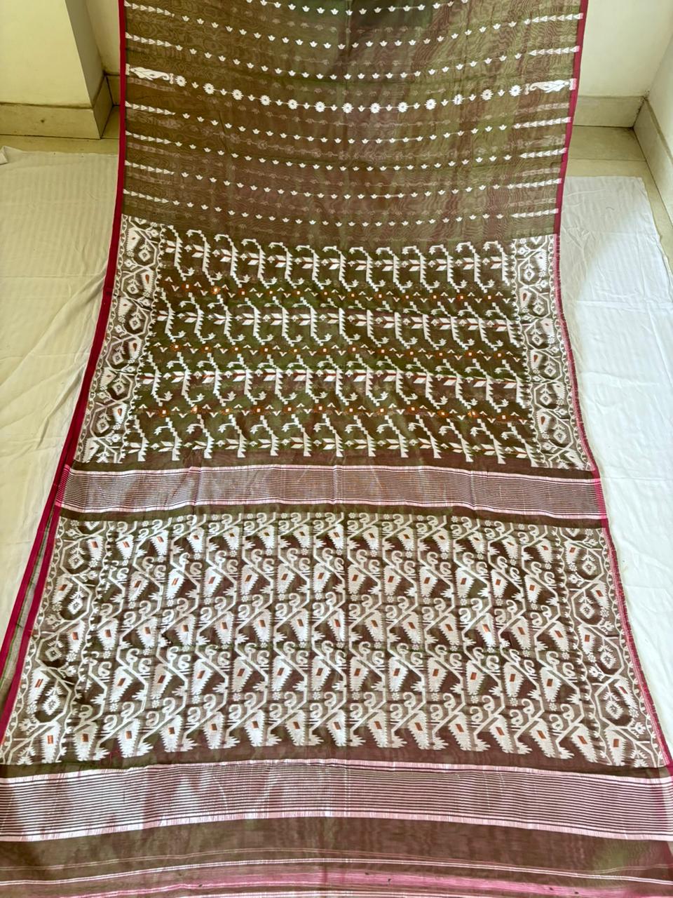 Shatarupa Bengal Jamdani Saree (Green Saree Pink Border)
