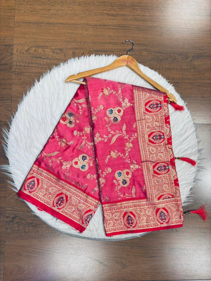 Trendsetting Aura(Satin Silk Saree)