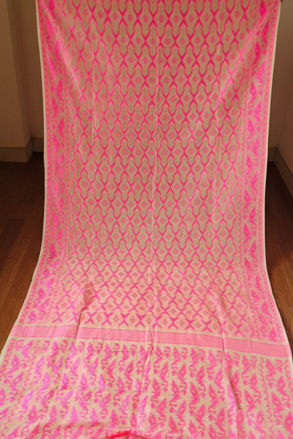 Neel Komol ( নীল কমল )Bengal Jamdani Saree ( cream pink)
