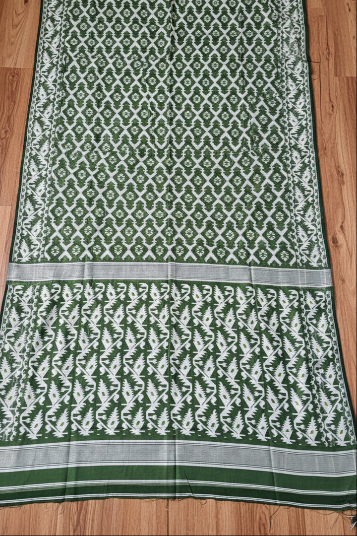 Neel Komol ( নীল কমল )Bengal Jamdani Saree(White & Green )