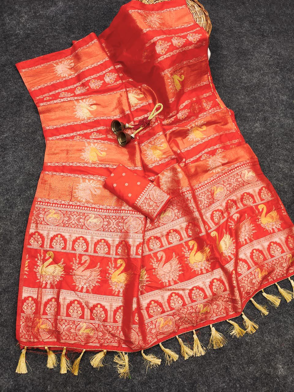 Queen of Grace Tissue Paithani Silk Saree