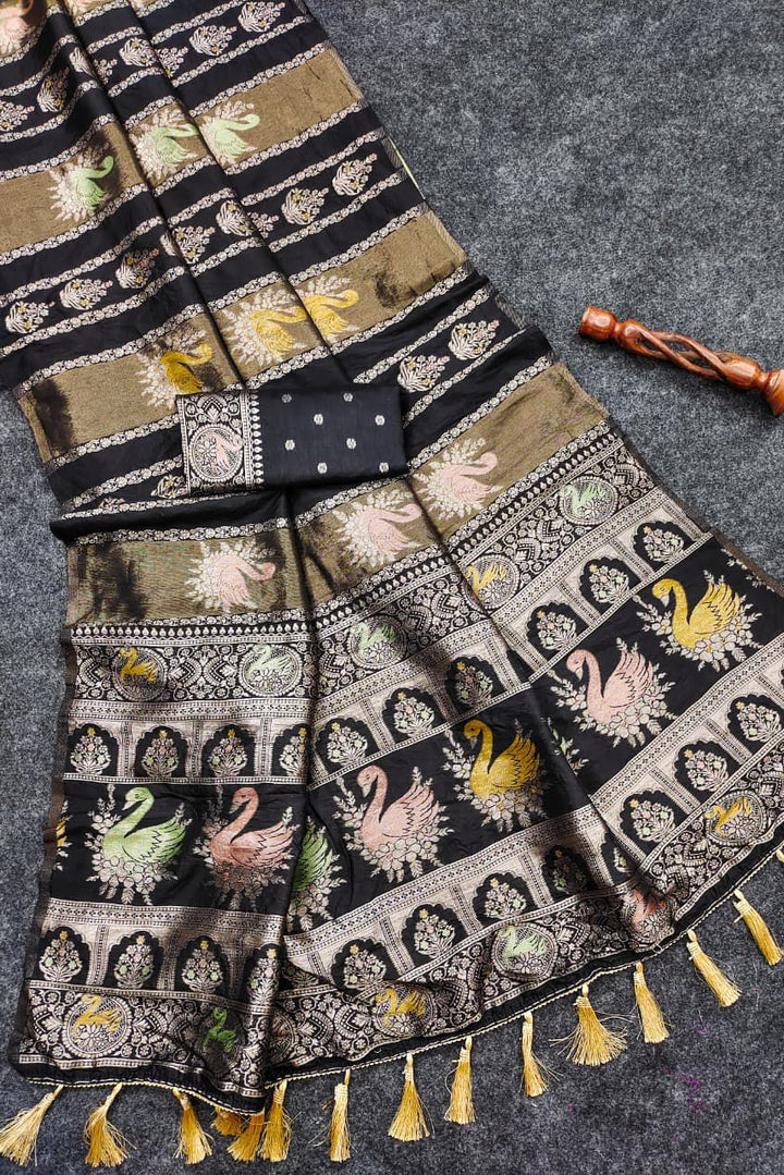 Queen of Grace Tissue Paithani Silk Saree