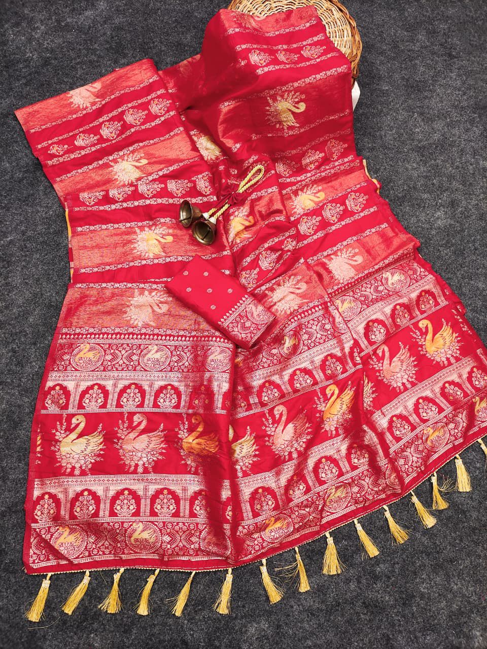 Queen of Grace Tissue Paithani Silk Saree