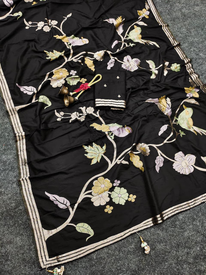 Rhythm of Drapes Crepe Khaddi Silk Saree