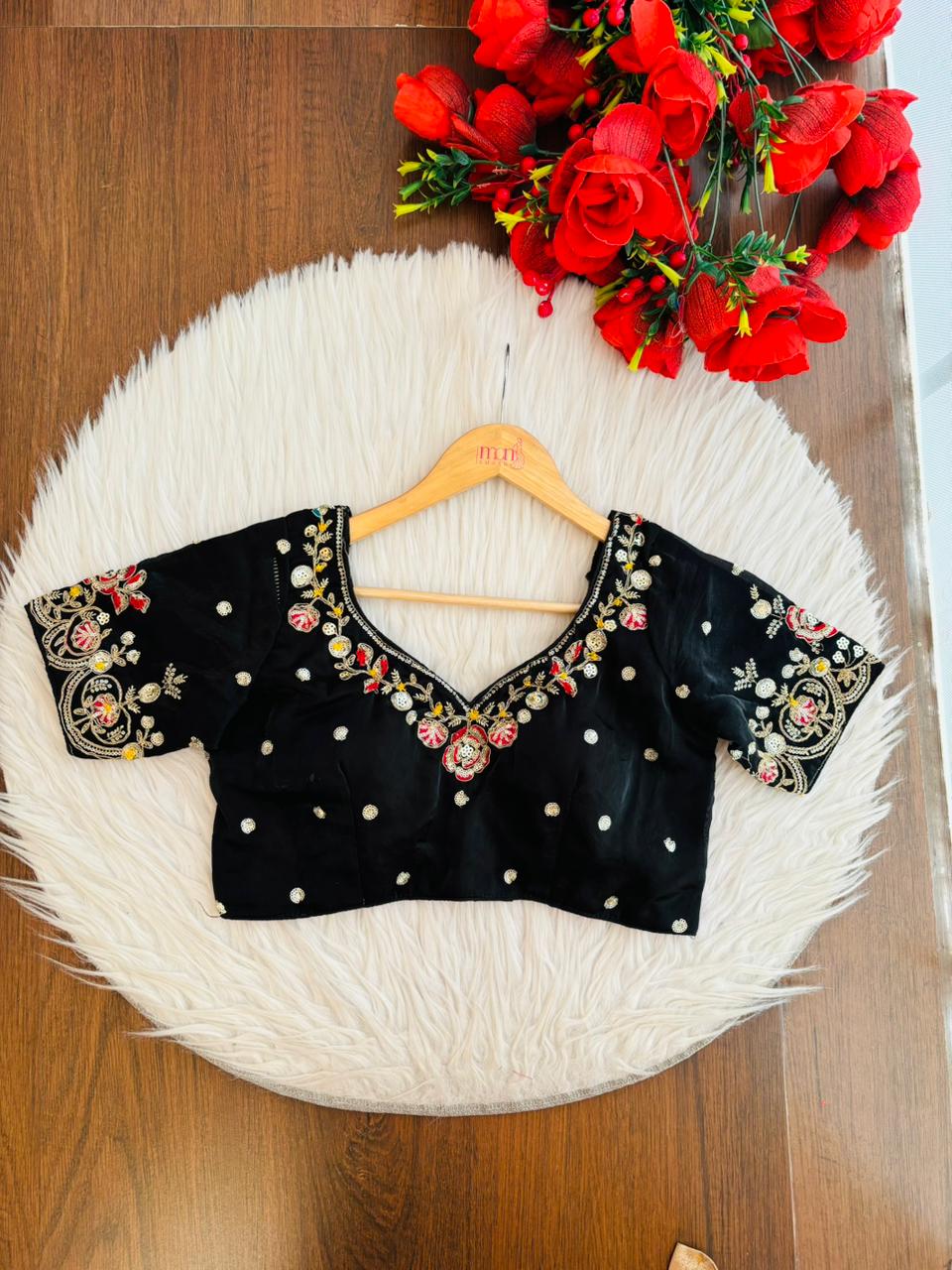 Night Love Fendy Blouse (Black)