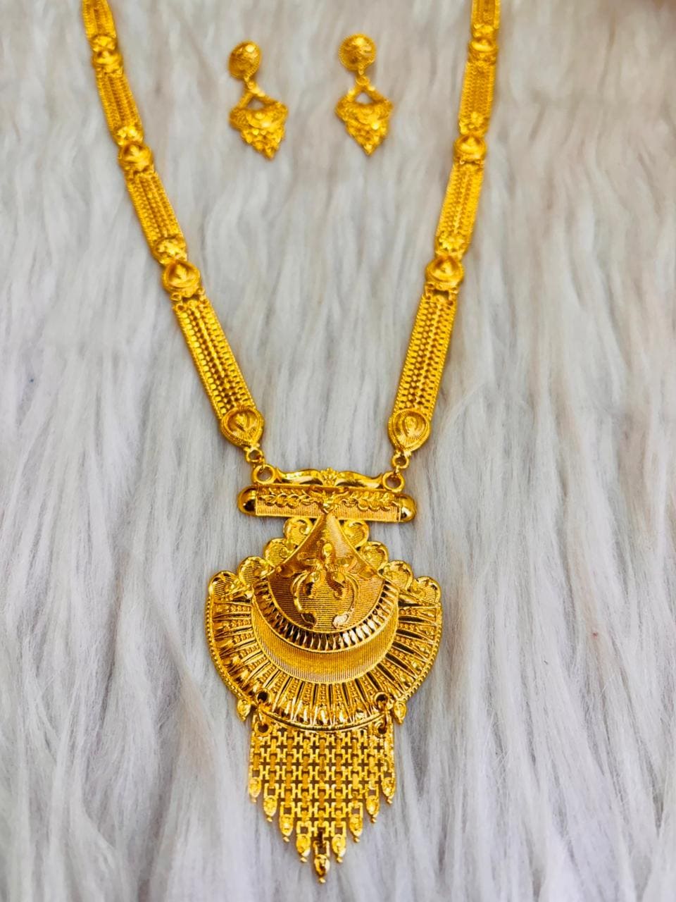 Aishika Jewellery Set