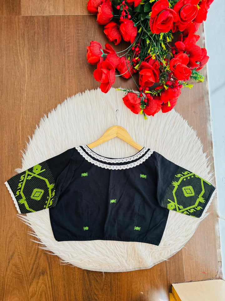 Bong Crush Jamdani (Designer Blouse)