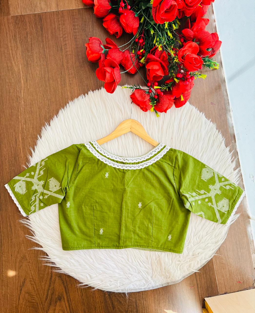Bong Crush Jamdani (Designer Blouse)