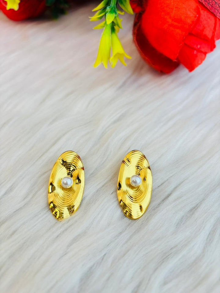 Sea and pearl - Metal Earrings