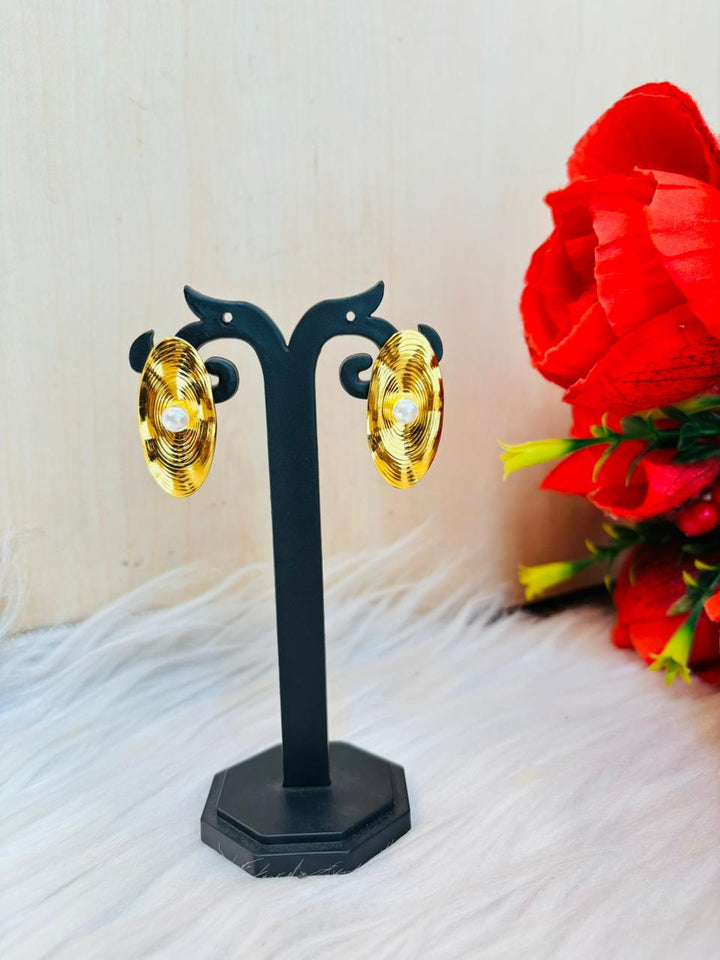 Sea and pearl - Metal Earrings