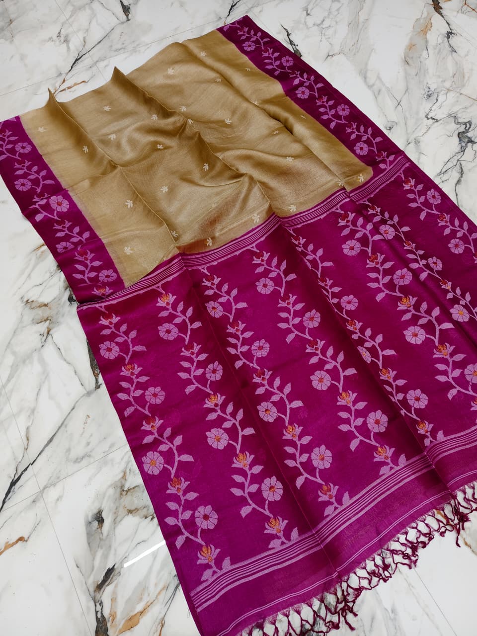 Purabi Prabha Gachi Tussar Banarashi  Saree