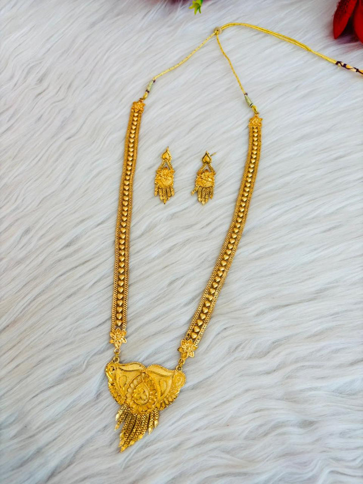 A Tale in Gold-Necklace & Earring Set
