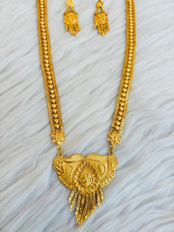 A Tale in Gold-Necklace & Earring Set