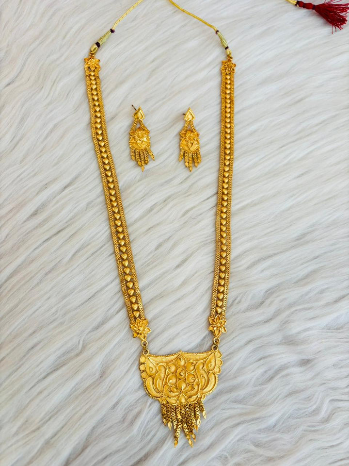Wears Sunshine-Necklace & Earring Set