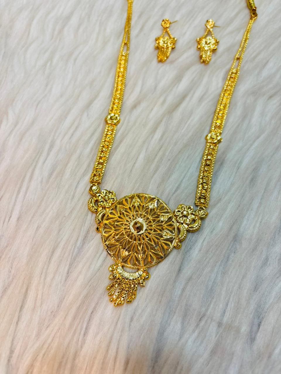 Alankrita-Necklace & Earring Set