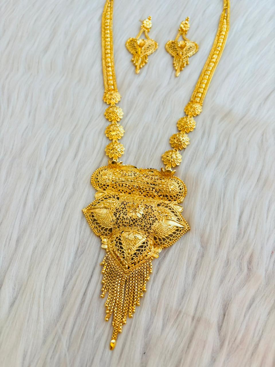 Rajsi Roop-Necklace & Earring Set