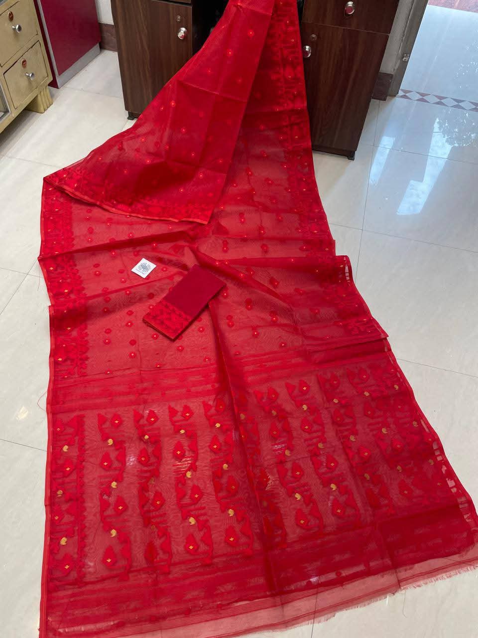 Ektu Bikel Karat Dhakai Jamdani Saree