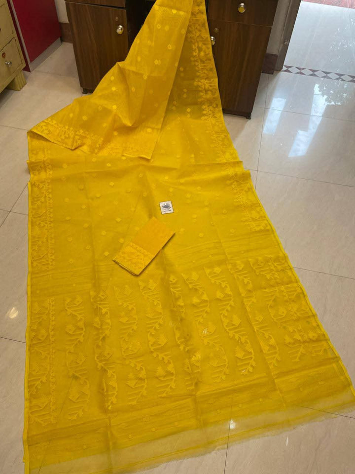 Ektu Bikel Karat Dhakai Jamdani Saree
