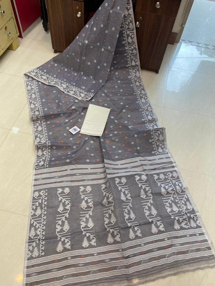 Ektu Bikel Karat Dhakai Jamdani Saree