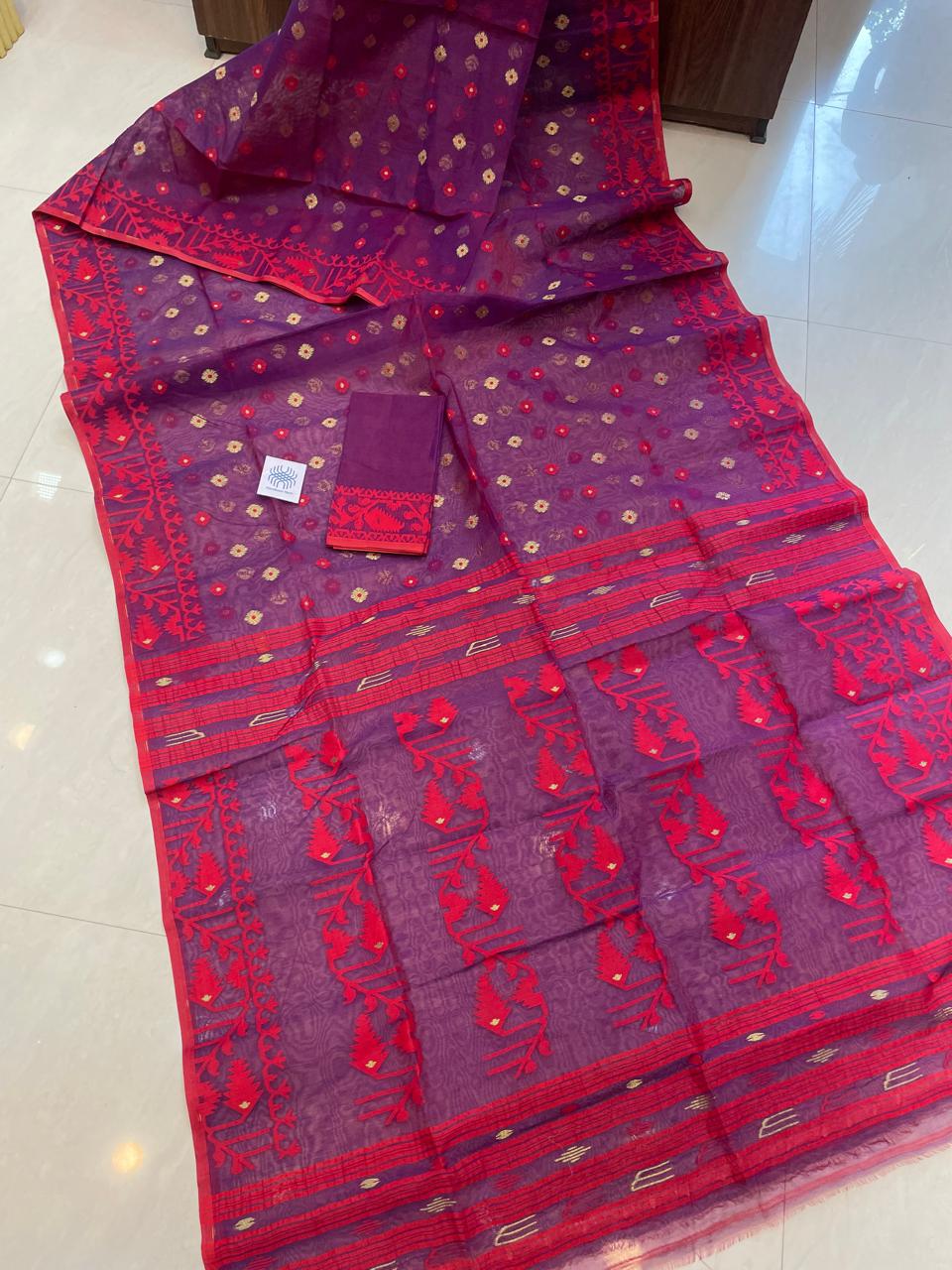 Ektu Bikel Karat Dhakai Jamdani Saree