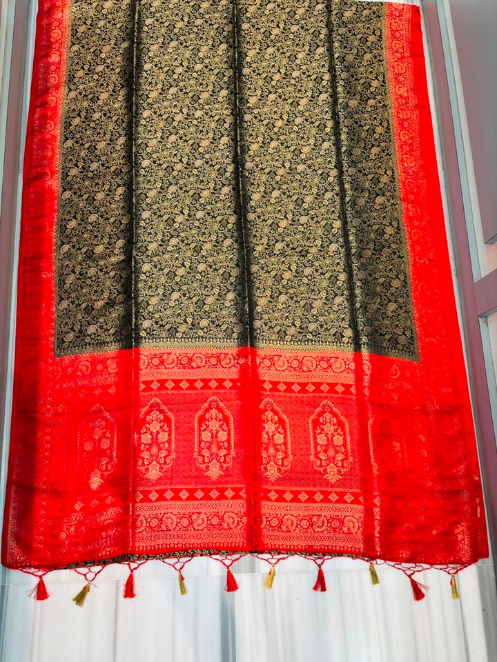 Aurelia Royale Crepe Khaddi Silk Saree