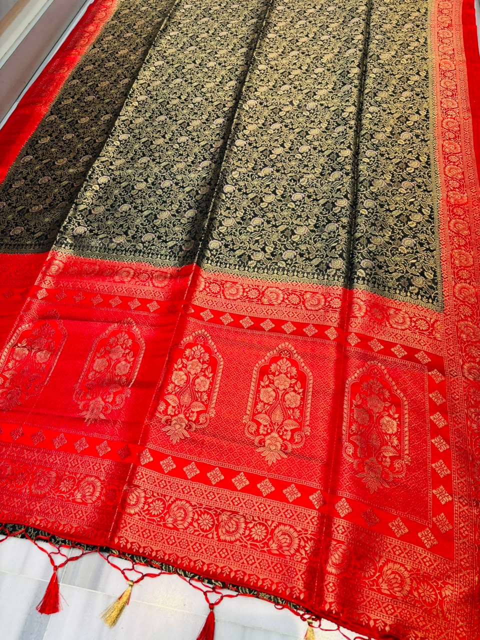 Aurelia Royale Crepe Khaddi Silk Saree