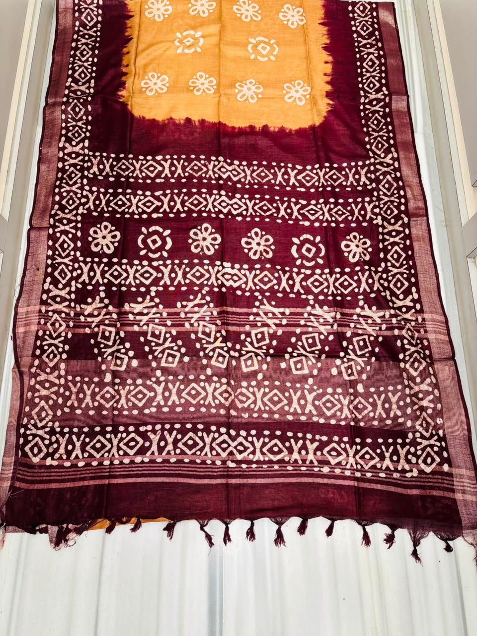Ronger Porosh (রঙের পরশ) Cotton Linen Saree