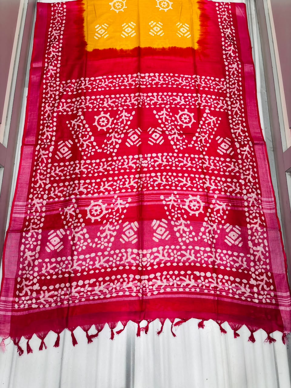 Ronger Porosh (রঙের পরশ) Cotton Linen Saree