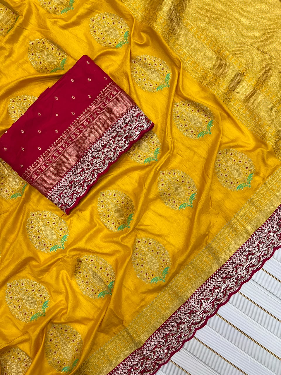 Sophisticated Elegance – Premium Dola Silk (Blended) Saree