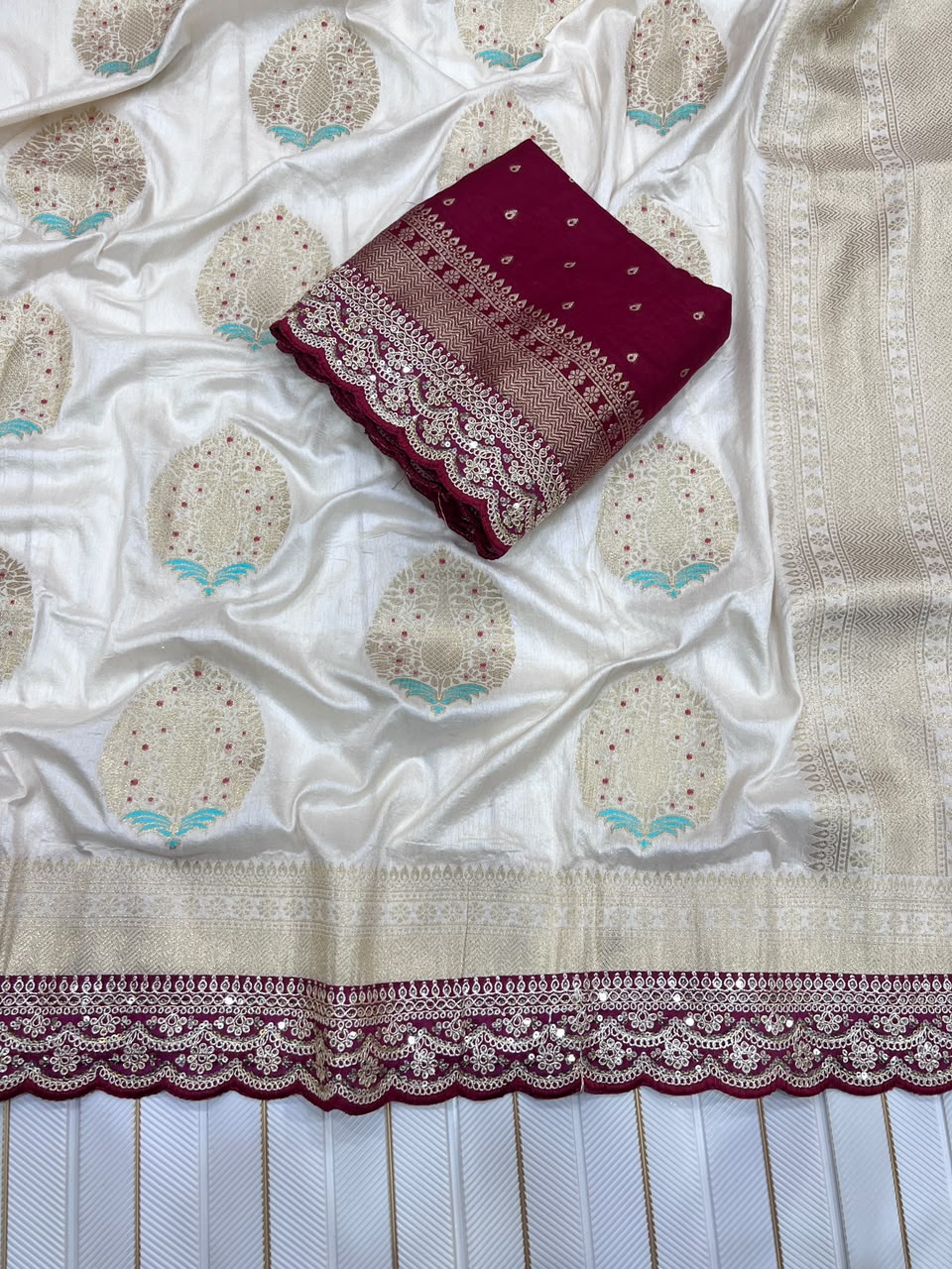 Sophisticated Elegance – Premium Dola Silk (Blended) Saree