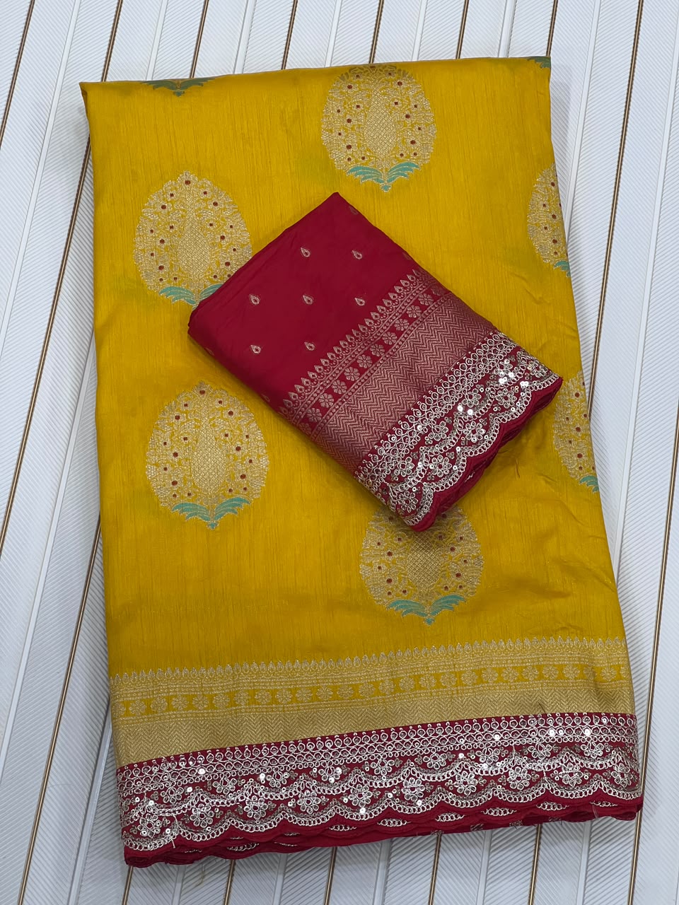 Sophisticated Elegance – Premium Dola Silk (Blended) Saree