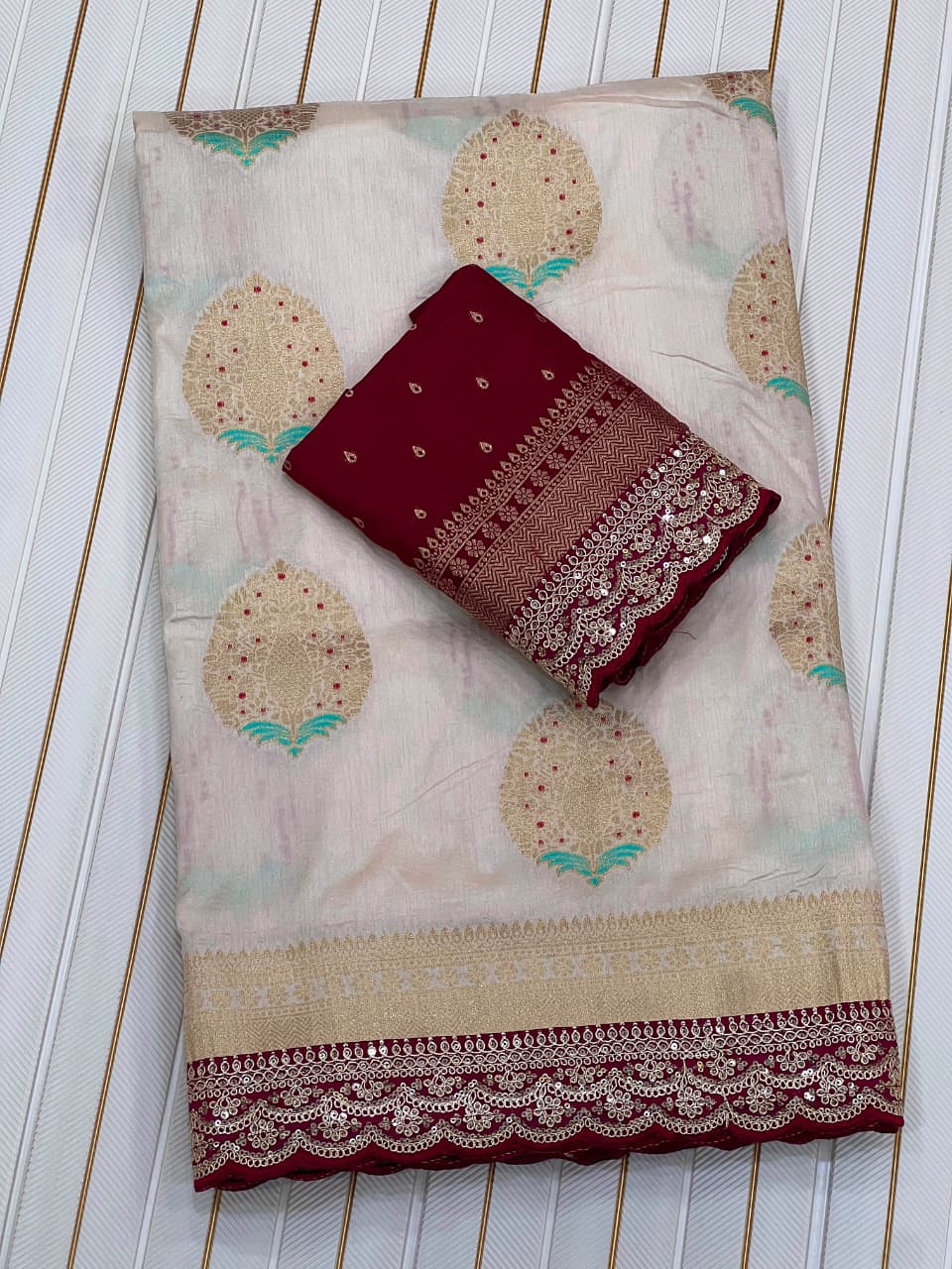 Sophisticated Elegance – Premium Dola Silk (Blended) Saree