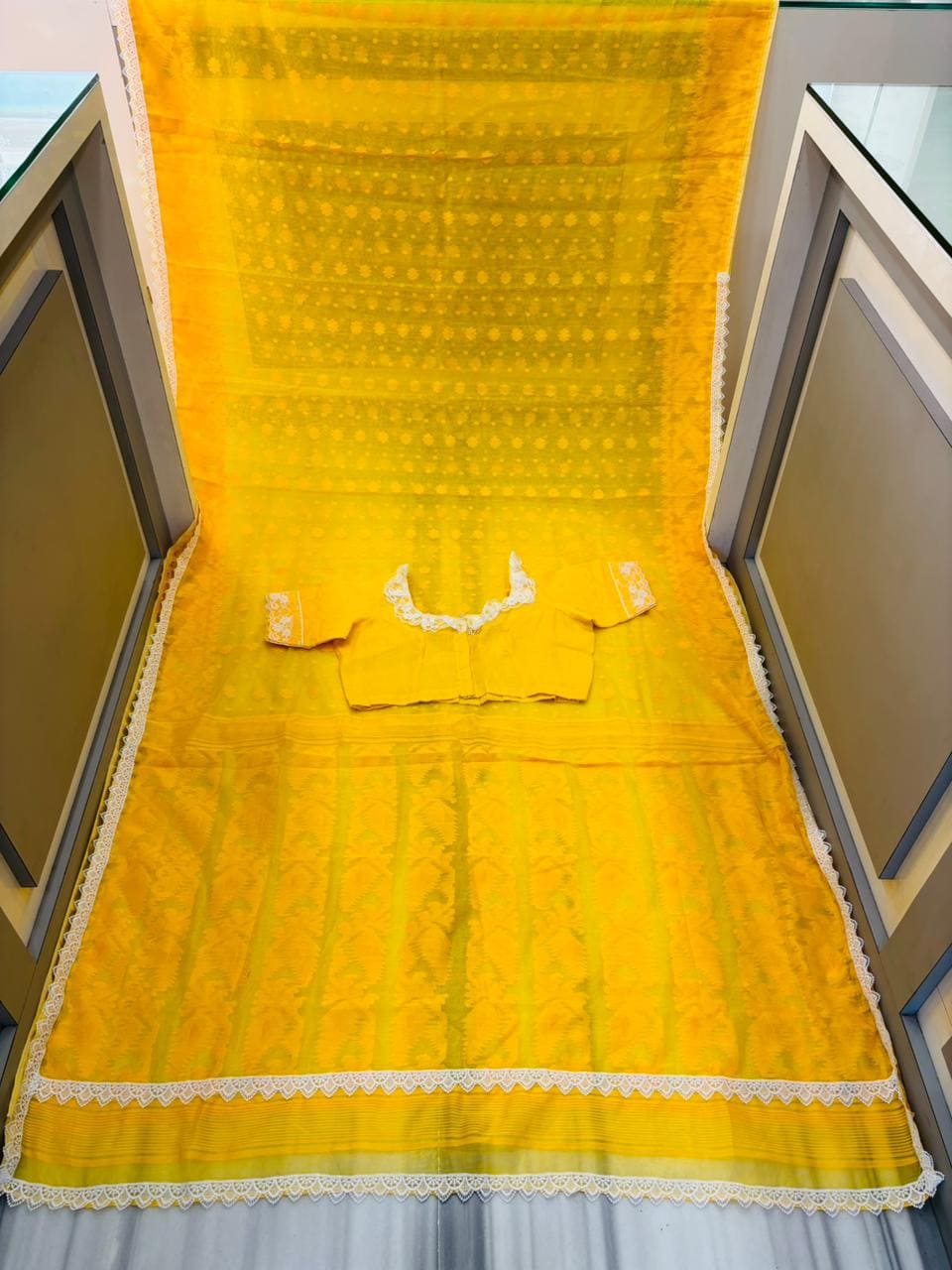 Aradhana Bengal Jamdani Saree with Blouse (Combo)