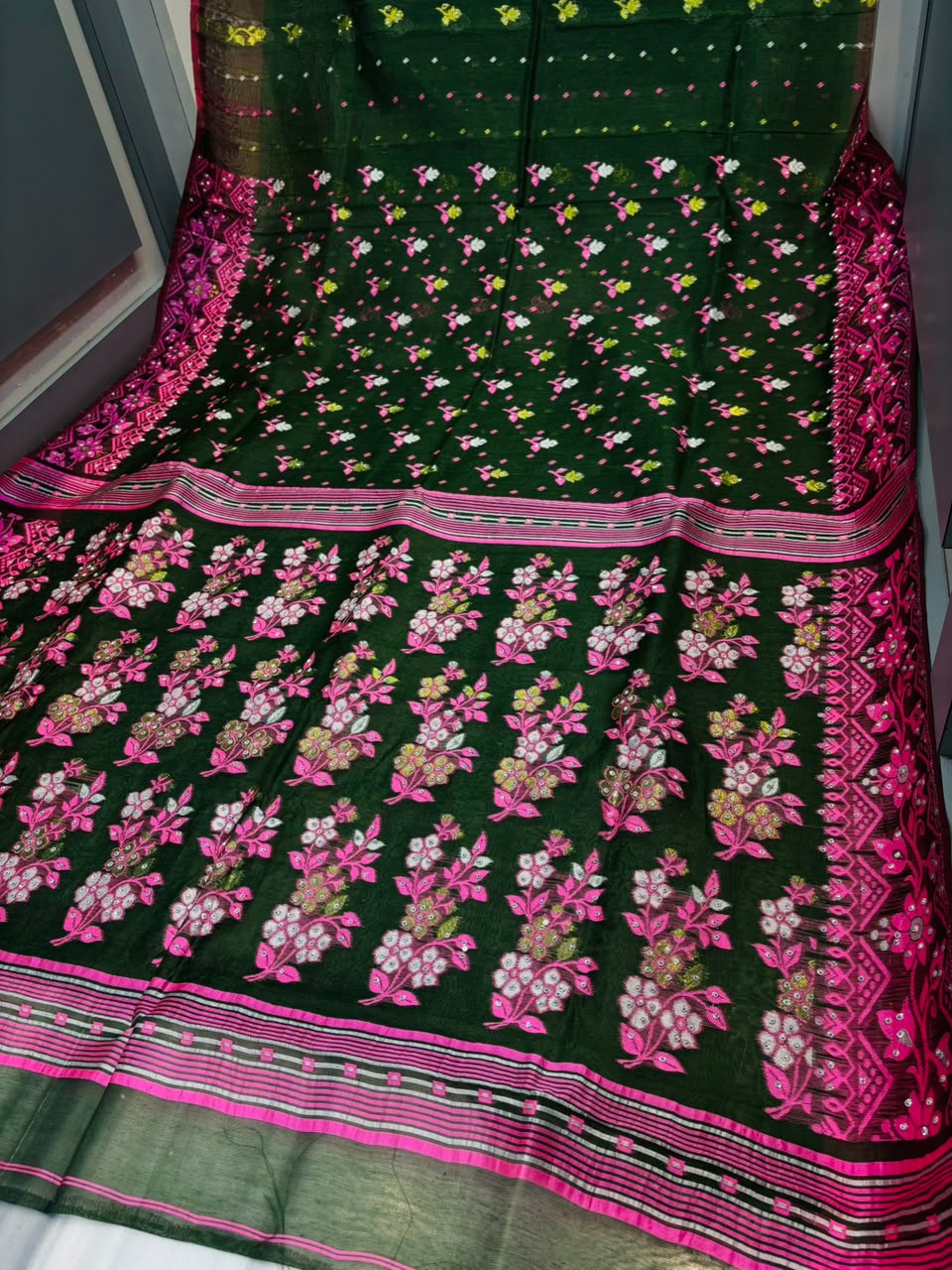 Shonarika Bengal Jamdani Saree With Stone Work