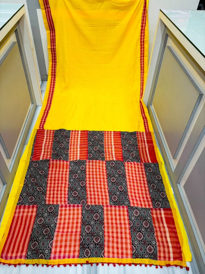 Aruneshi - Cotton Saree With  Gamcha Mismatched pallu