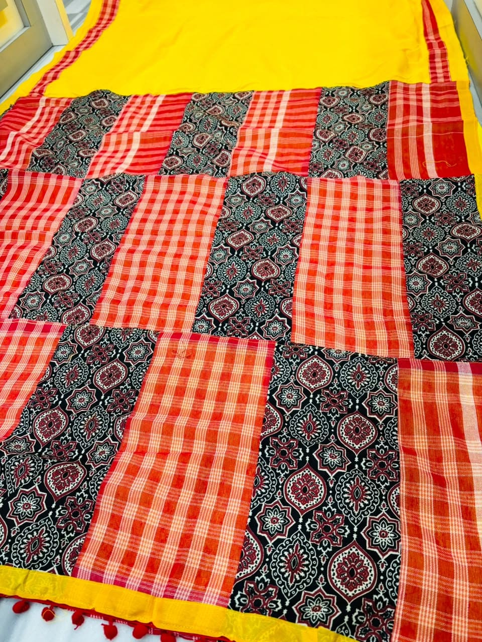 Aruneshi - Cotton Saree With  Gamcha Mismatched pallu