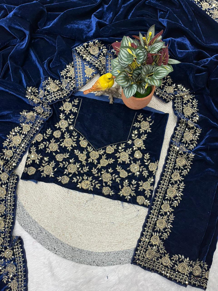 Silence of Luxury Viscose Velvet Sequin Embroidered Saree