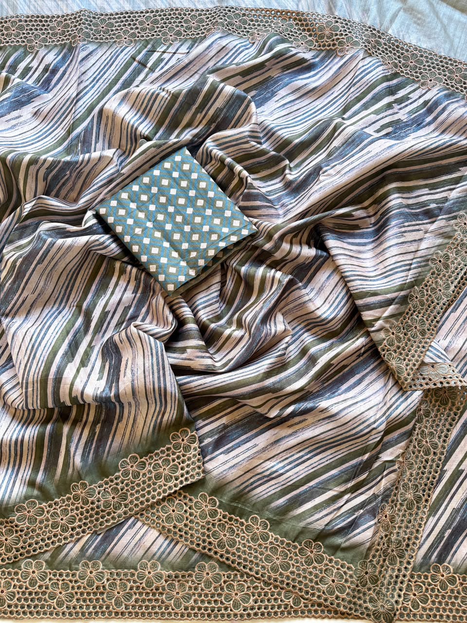 Silken Bloom Tussar Silk Saree( Semi )