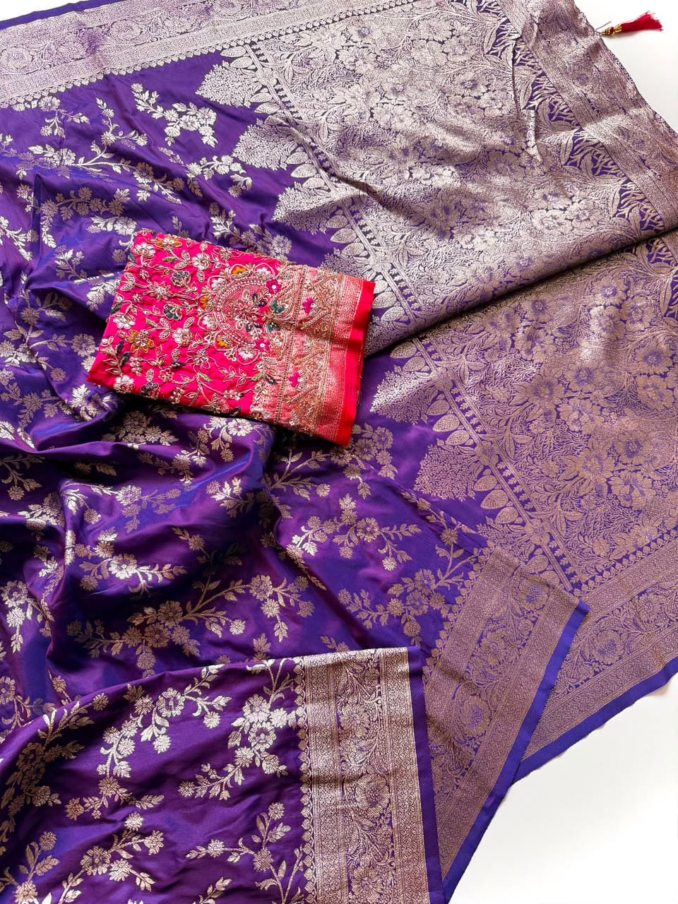 Fern Grace Silk Jacquard Weaving Saree