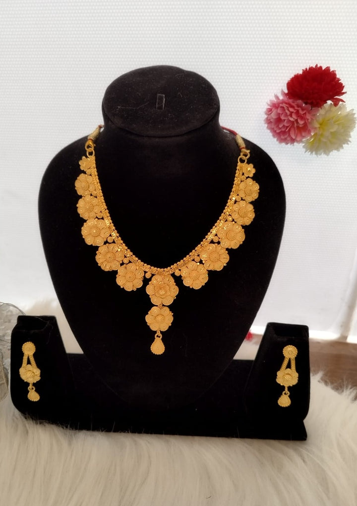 Dealing With Flowers(Gold Plated Necklace Set)