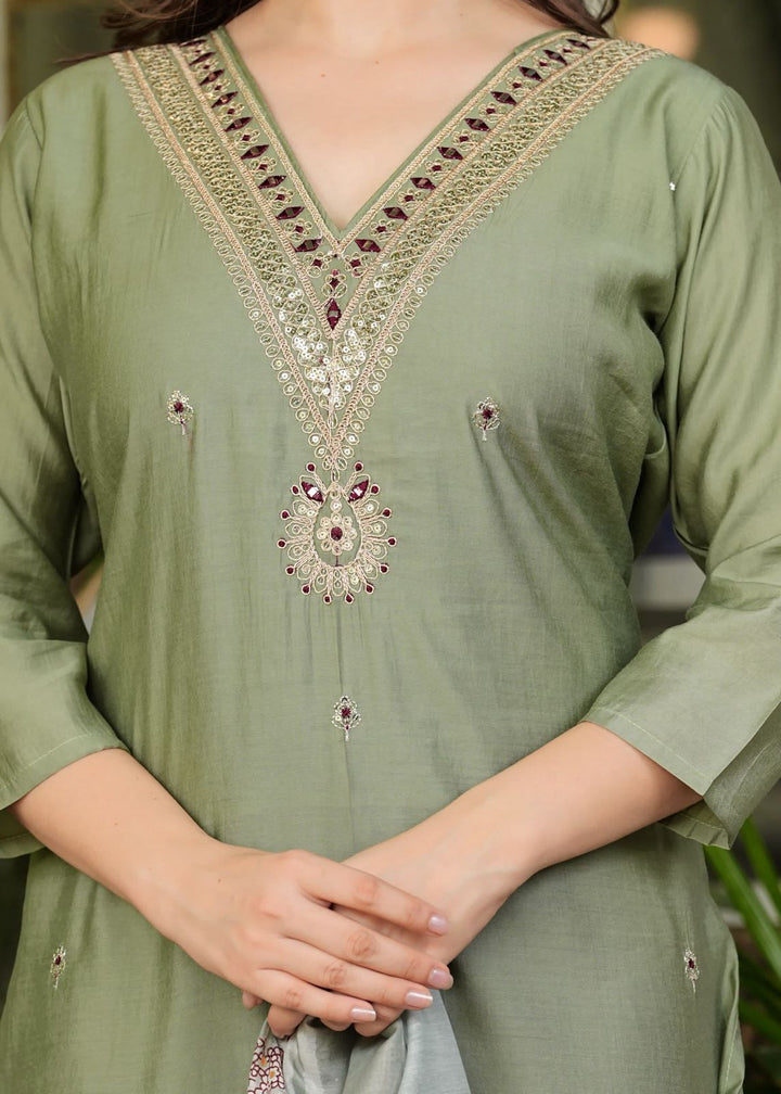 The only Traveler Silk Kurti Set